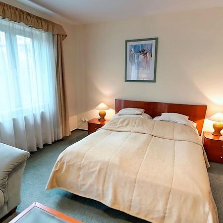 Klub Hotel Дунауйварош Номер фото