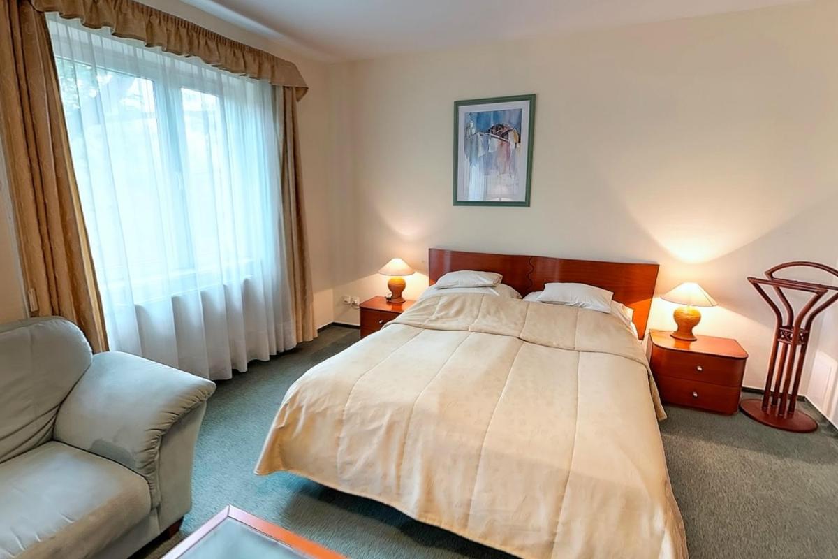 Klub Hotel Дунауйварош Номер фото