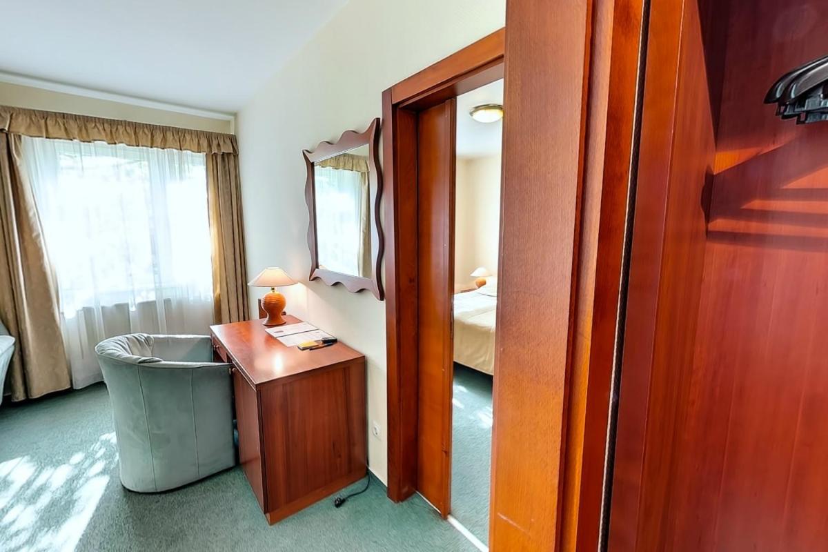 Klub Hotel Дунауйварош Номер фото