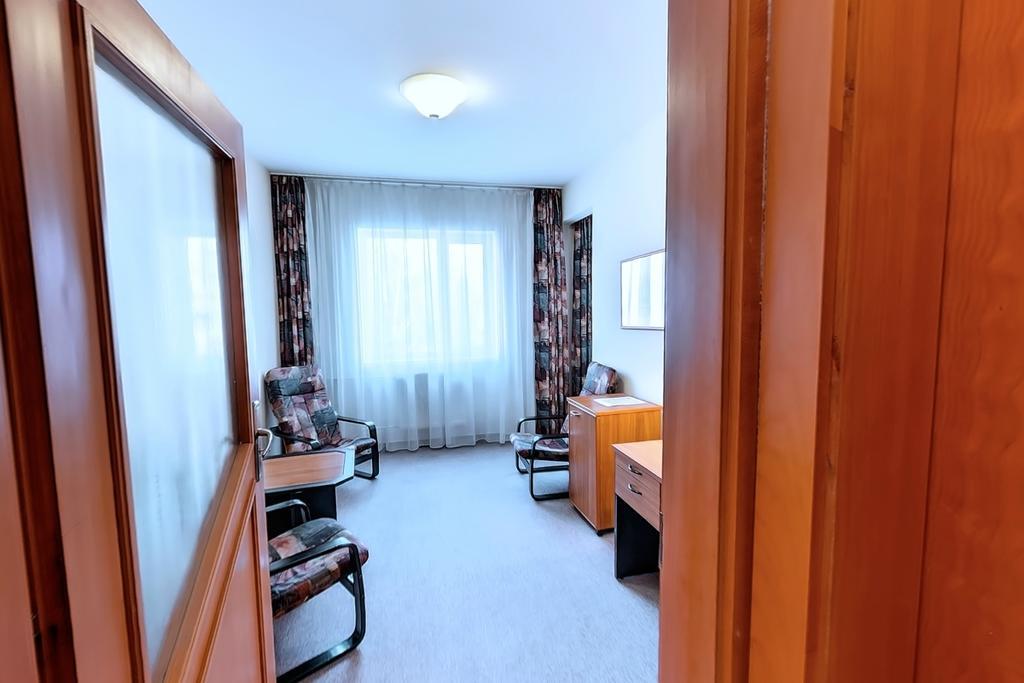 Klub Hotel Дунауйварош Экстерьер фото